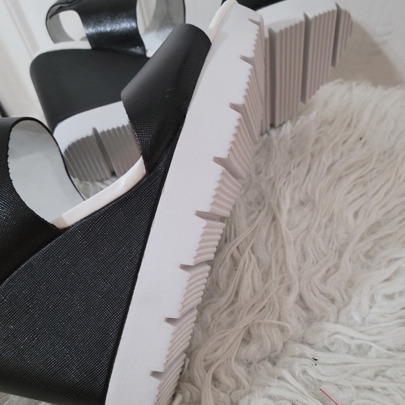 Juicy Couture sandals - Picture 7 of 9